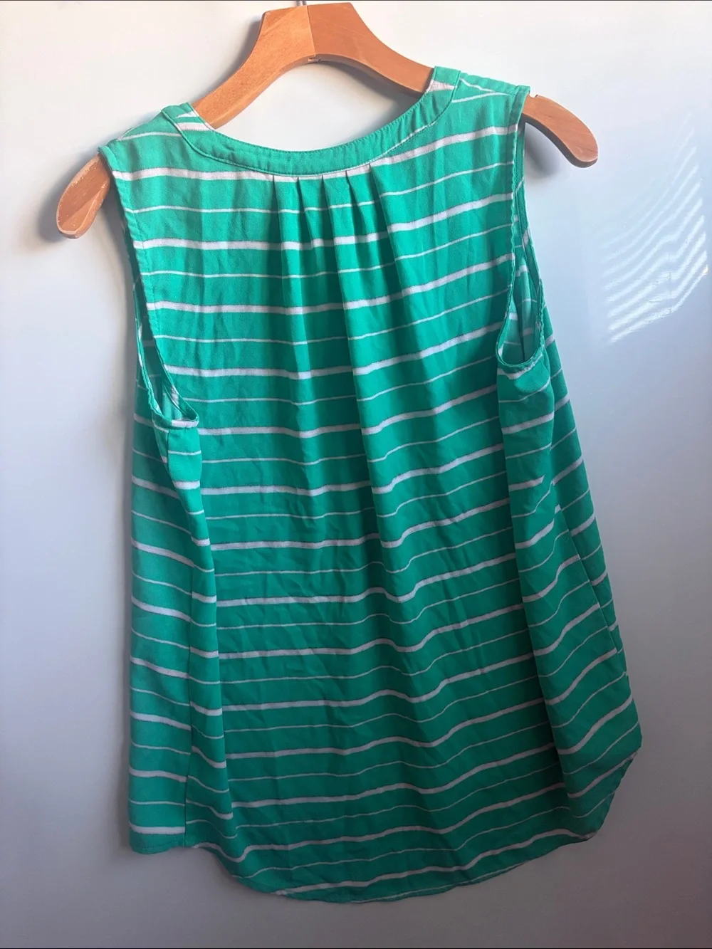 Apt. 9 Green & a White Stripe Sleeveless Blouse - Picture 4 of 4